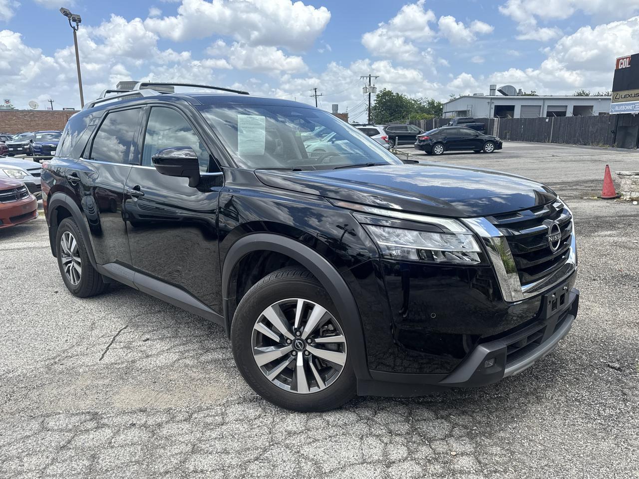 2024 Nissan Pathfinder SL