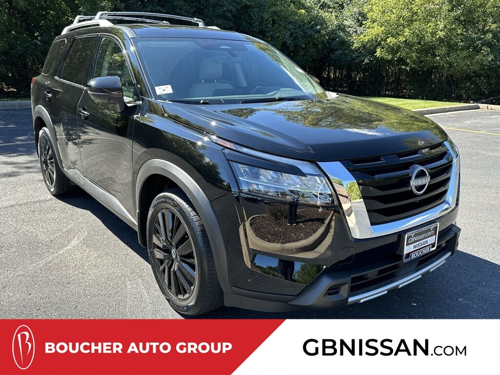 2024 Pathfinder SL w/Premium Pkg