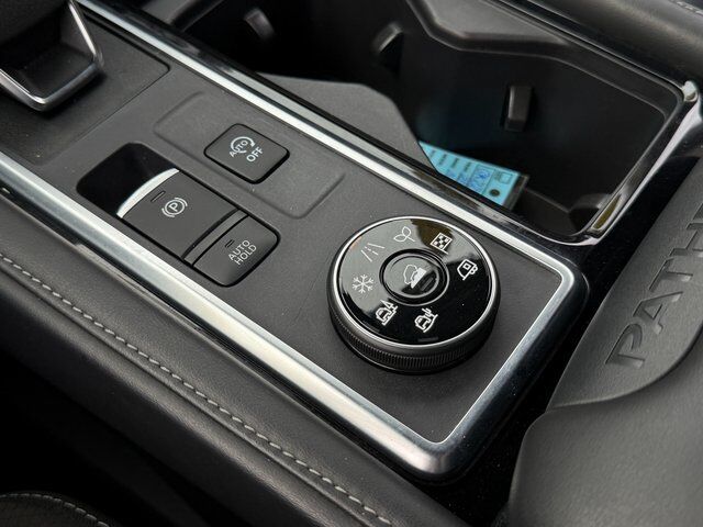 2024 Nissan Pathfinder SL Springfield VA