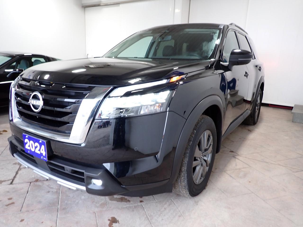 2024 Nissan Pathfinder SV 4WD 7 PASS LEATHER NAVI SUNROOF Listowel ON
