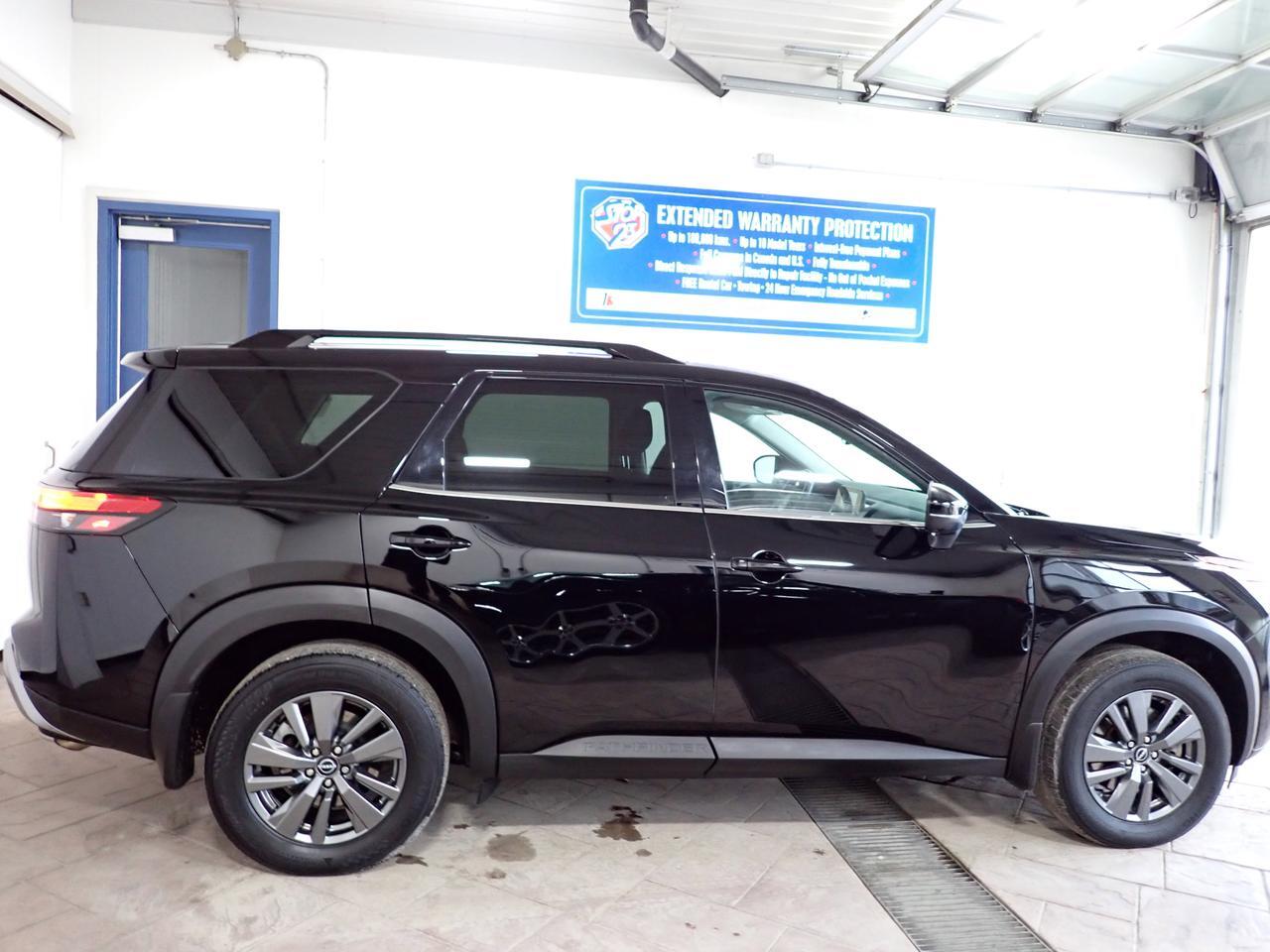 2024 Nissan Pathfinder SV 4WD 7 PASS LEATHER NAVI SUNROOF Listowel ON