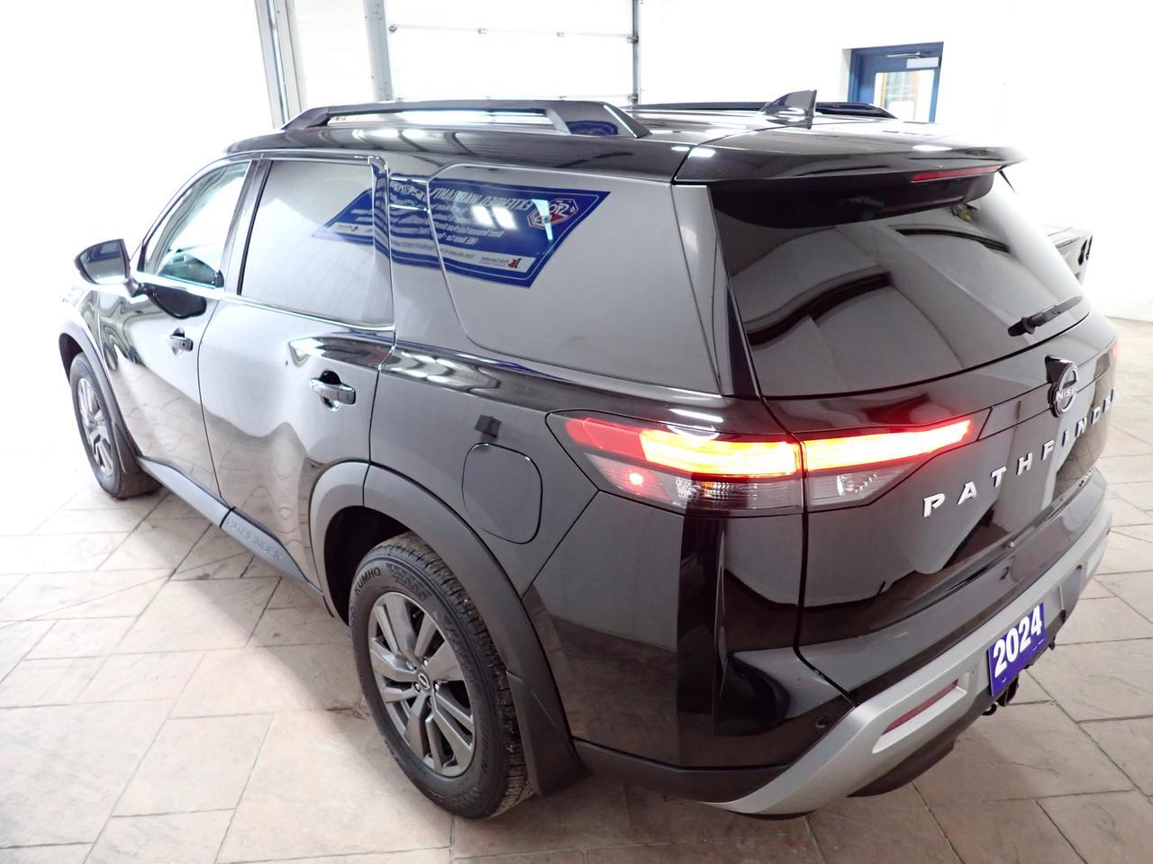 2024 Nissan Pathfinder SV 4WD 7 PASS LEATHER NAVI SUNROOF Listowel ON