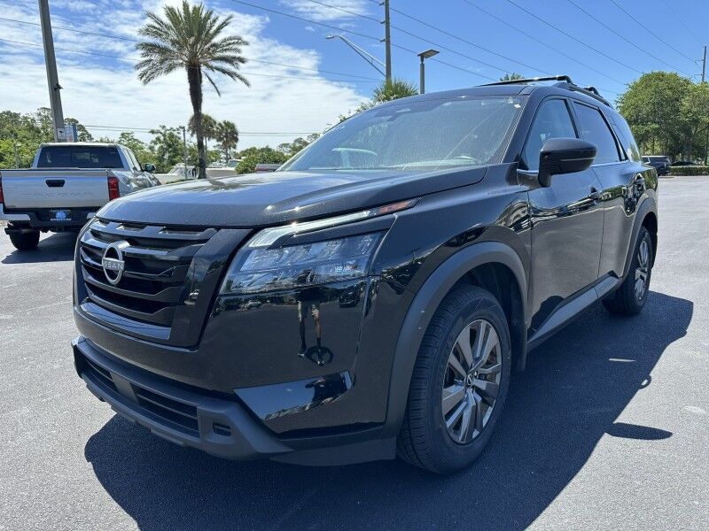 2024 Nissan Pathfinder SV