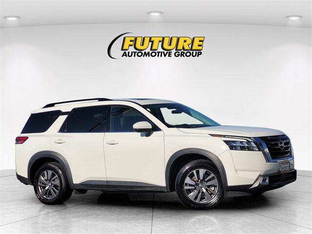 2024 Nissan Pathfinder SV