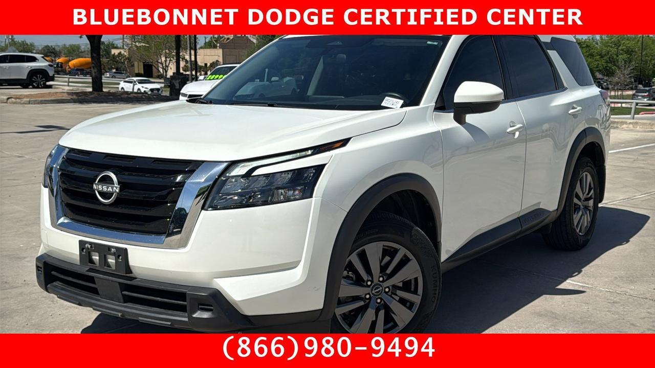 2024 Nissan Pathfinder SV