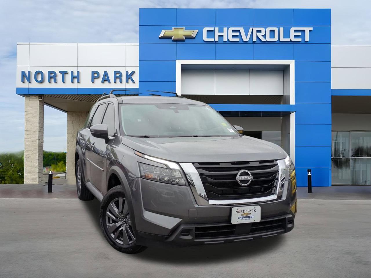 2024 Nissan Pathfinder SV