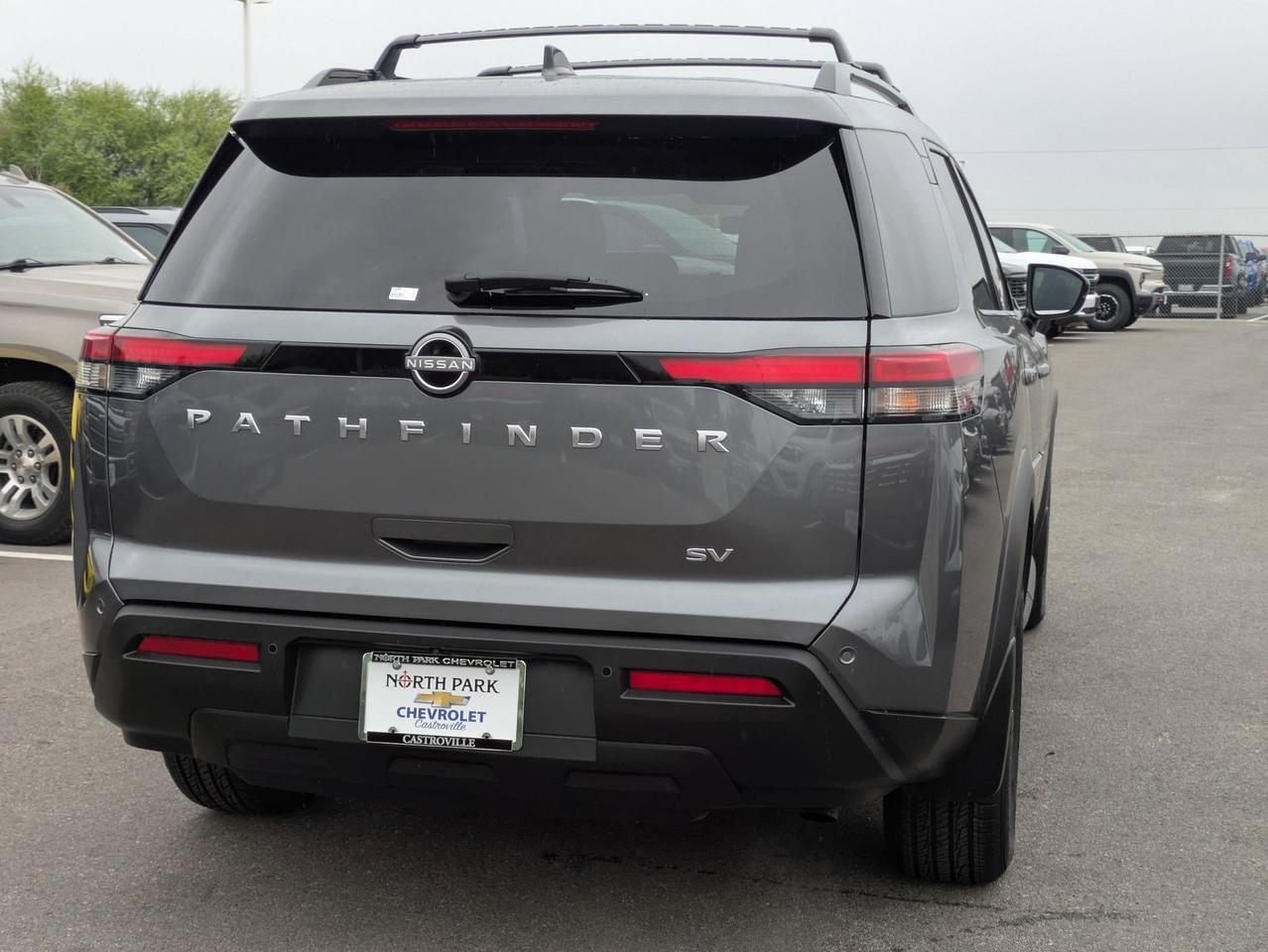 2024 Nissan Pathfinder SV