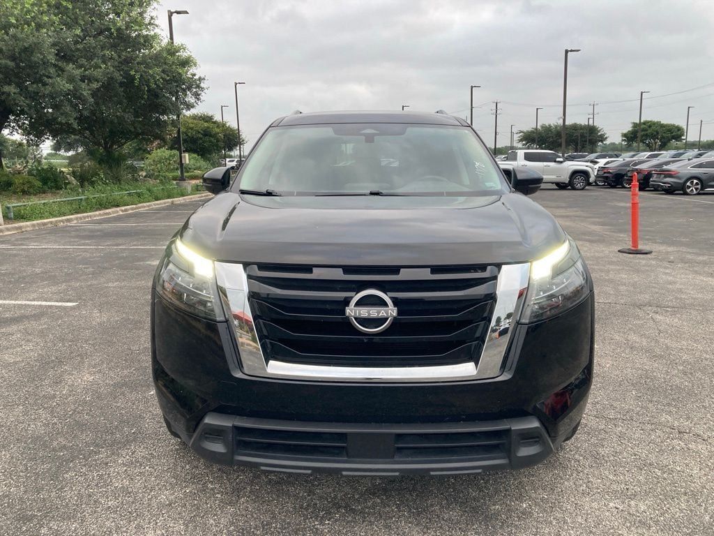 2024 Nissan Pathfinder SV