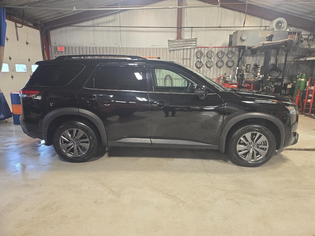 2024 Nissan Pathfinder SV Sand Lake NY