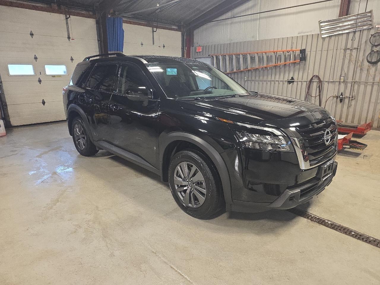 2024 Nissan Pathfinder SV Sand Lake NY