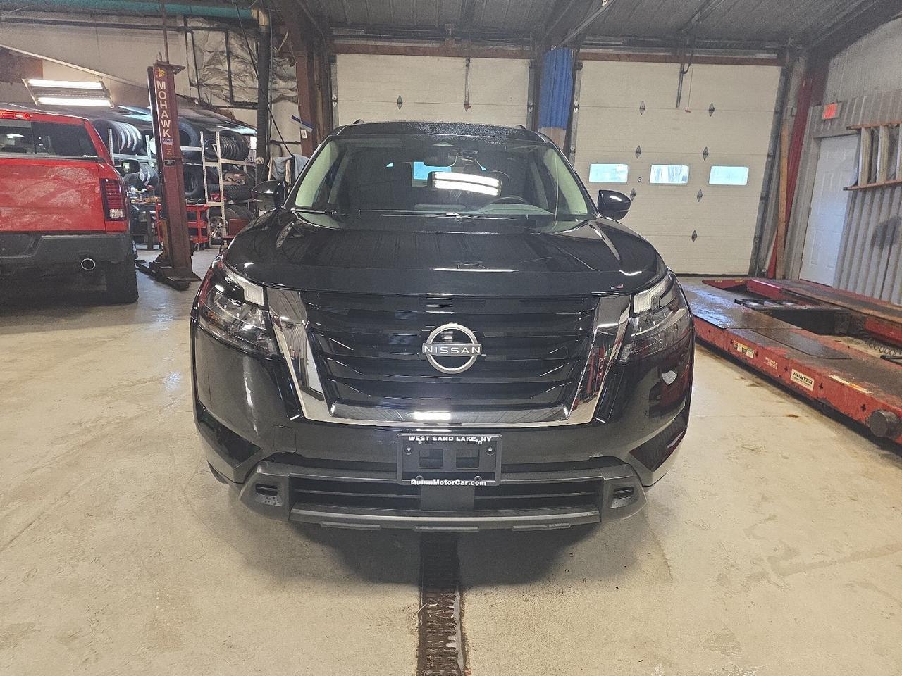 2024 Nissan Pathfinder SV Sand Lake NY