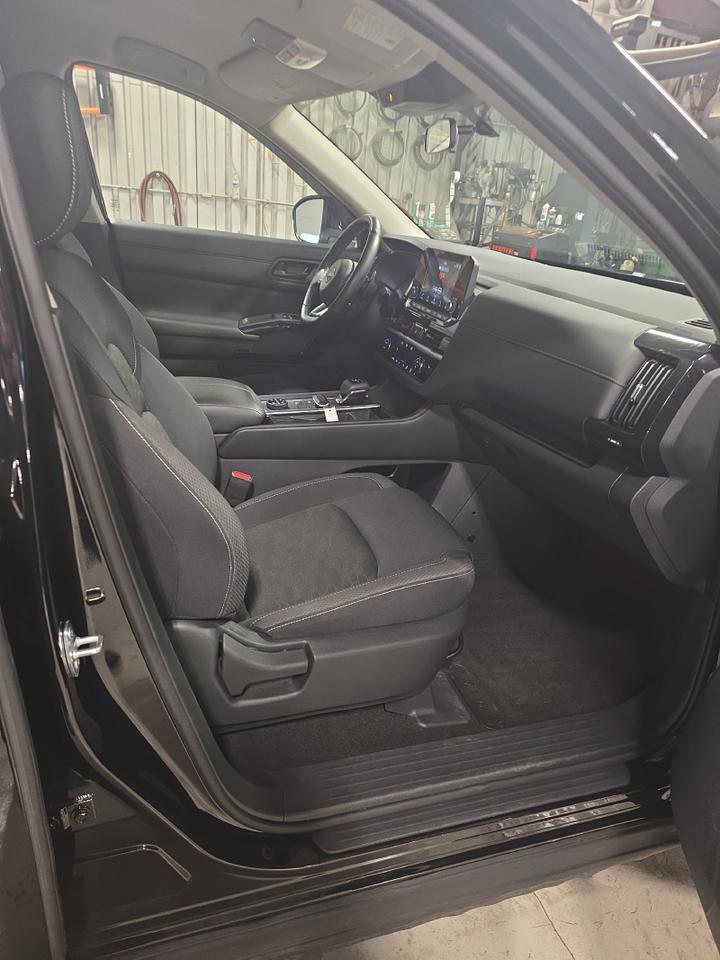 2024 Nissan Pathfinder SV Sand Lake NY
