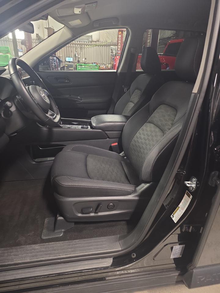 2024 Nissan Pathfinder SV Sand Lake NY