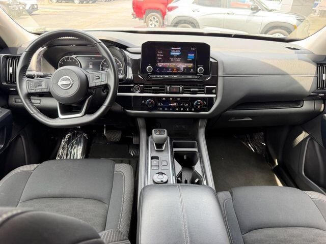 2024 Nissan Pathfinder SV Farmington MO