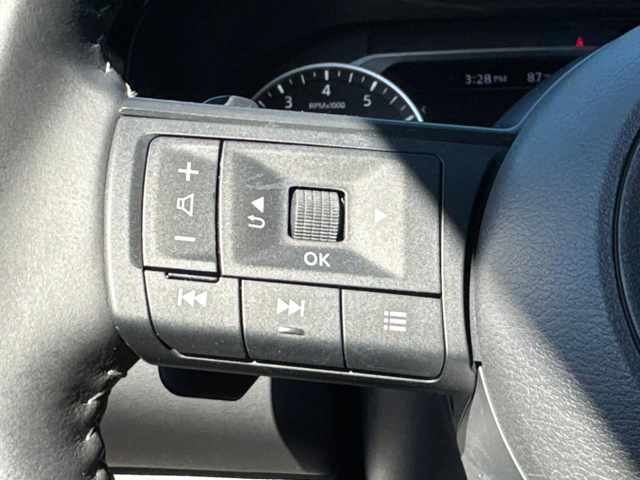 2024 Nissan Pathfinder SV Dartmouth MA