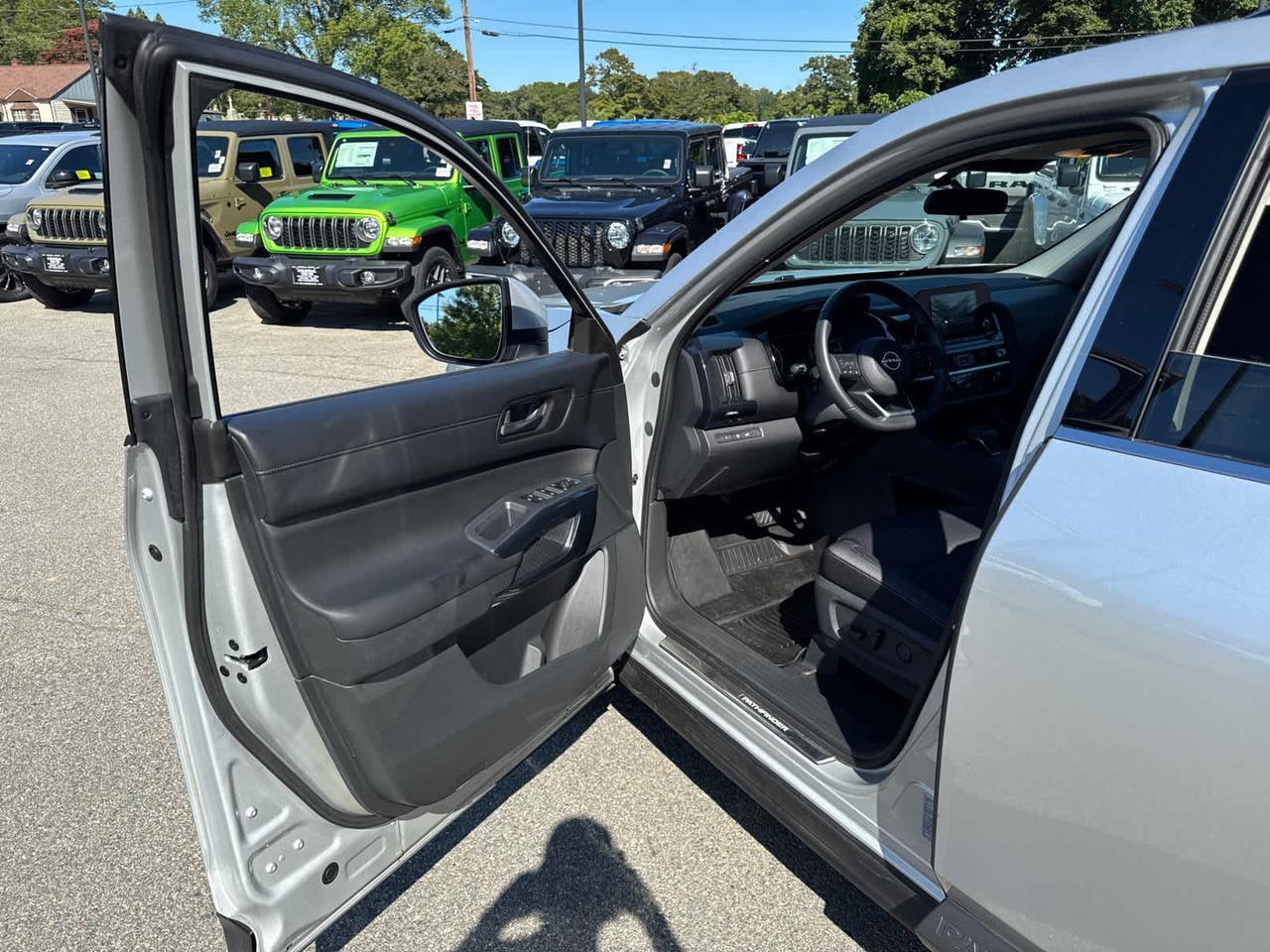 2024 Nissan Pathfinder SV Dartmouth MA