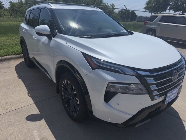 2024 Nissan Rogue Platinum West Burlington IA