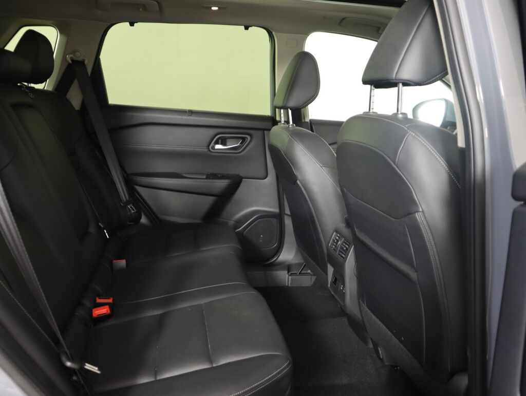 2024 Nissan Rogue SL AWD Premium w/Panoramic Moonroof Maumee OH