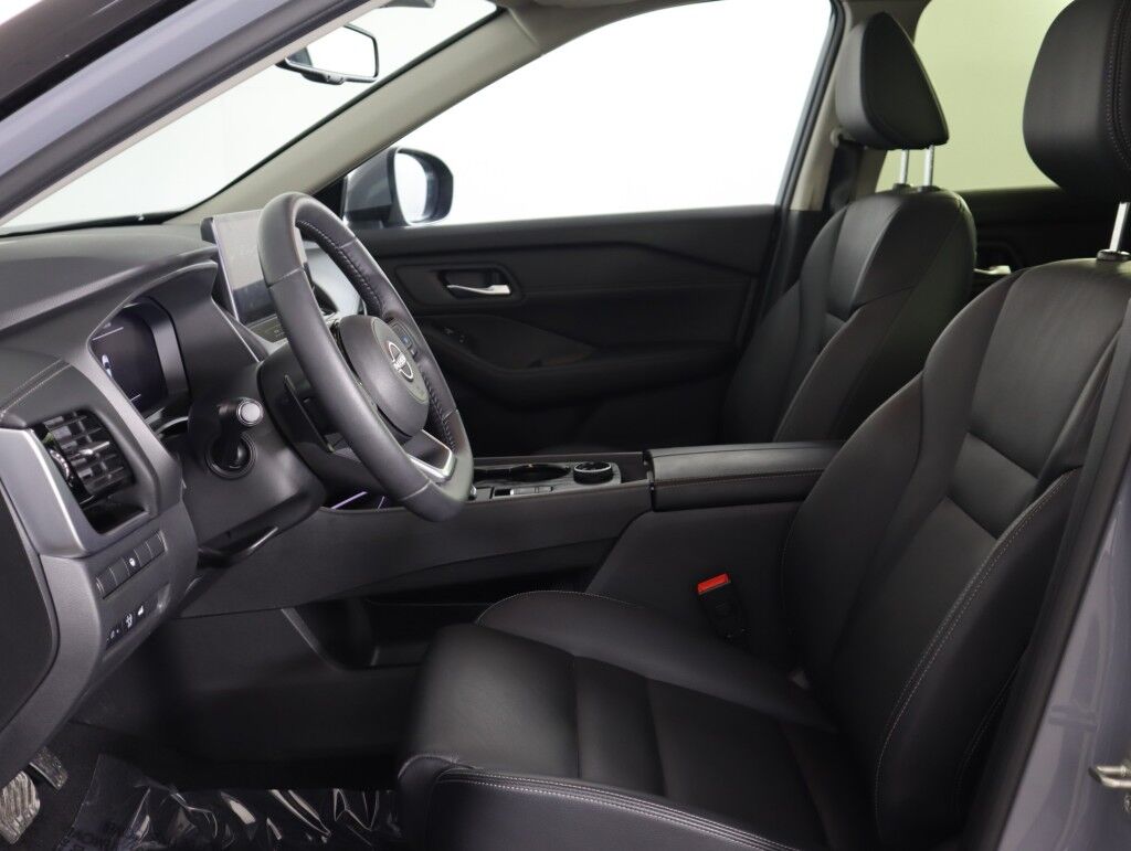 2024 Nissan Rogue SL AWD Premium w/Panoramic Moonroof Maumee OH