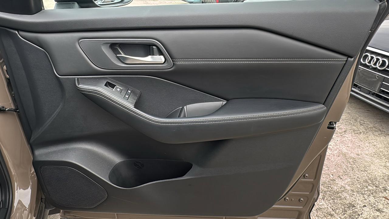 2024 Nissan Rogue SL  Selma TX