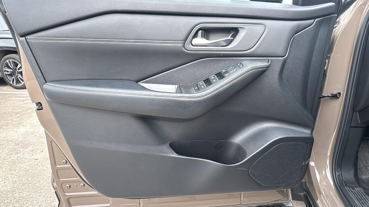 2024 Nissan Rogue SL  Selma TX