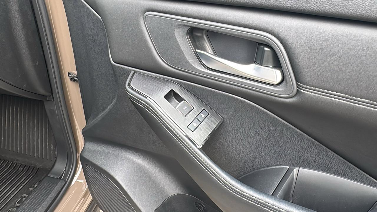 2024 Nissan Rogue SL  Selma TX