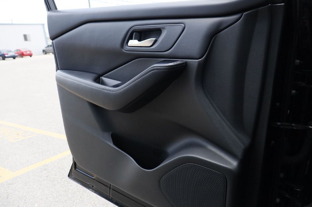 2024 Nissan Rogue SV Hondo TX