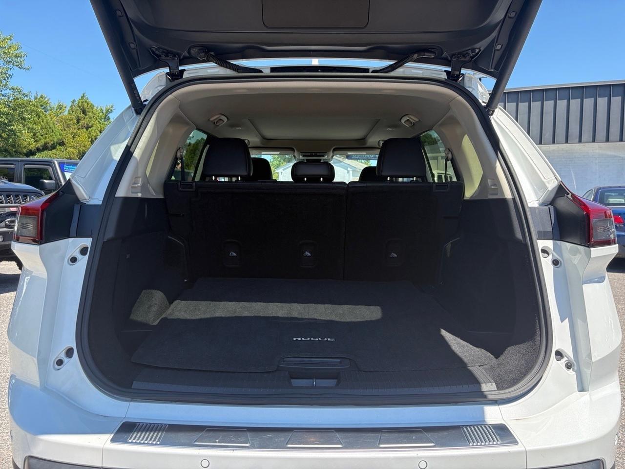 2024 Nissan Rogue SV, BLIND SPOT ALERT, LANE KEEP ASSIST, PANORAMIC MOONROOF, APPLE CARPLAY/ANDROID AUTO, POWER LIFTAGTE, AUTO START/STOP, HEATED STEERING WHEEL & SEATS, ONLY 1 OWNER, RIDE THIS ROGUE ON THE ROAD! Virginia Beach VA