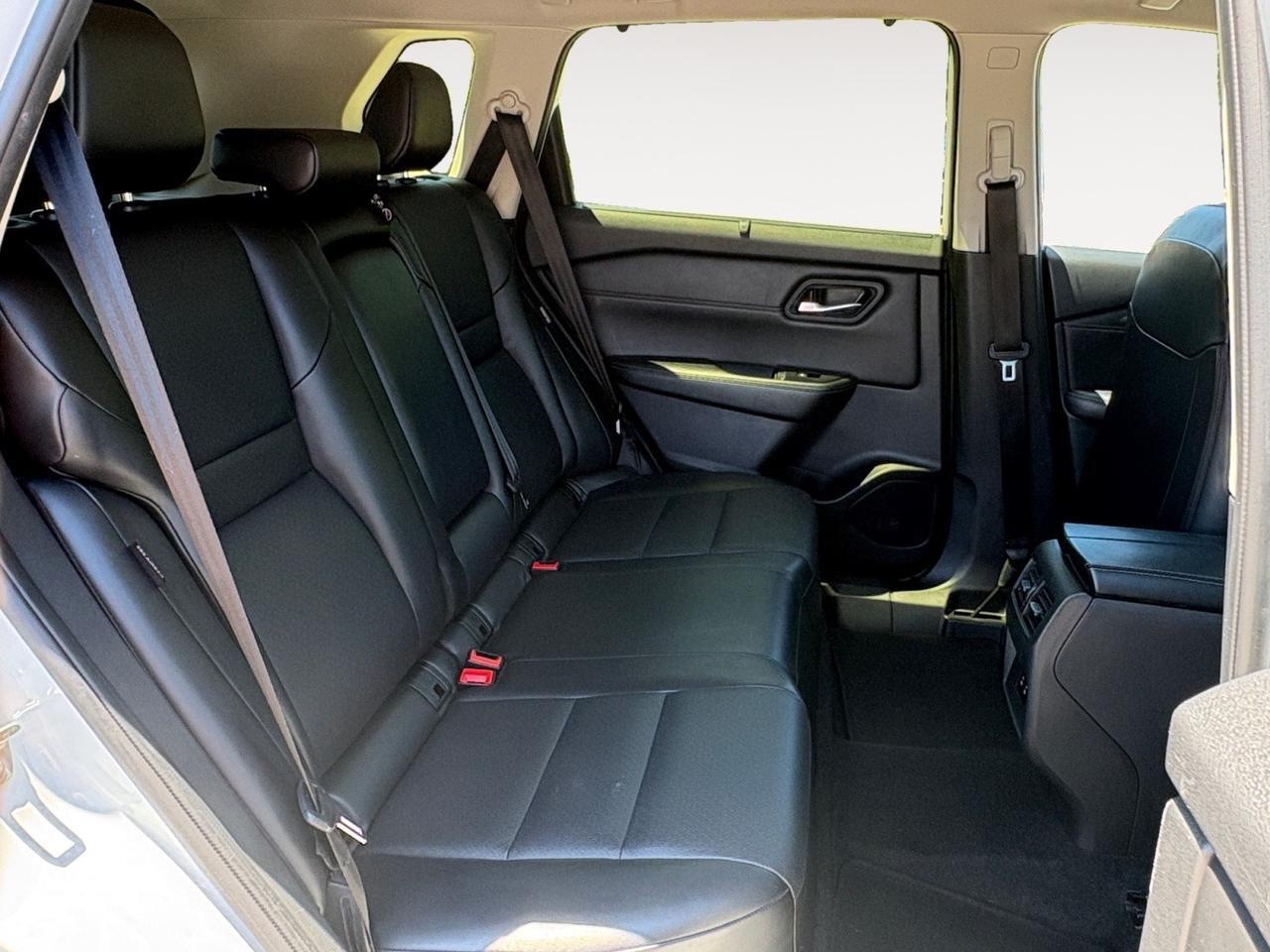 2024 Nissan Rogue SV, BLIND SPOT ALERT, LANE KEEP ASSIST, PANORAMIC MOONROOF, APPLE CARPLAY/ANDROID AUTO, POWER LIFTAGTE, AUTO START/STOP, HEATED STEERING WHEEL & SEATS, ONLY 1 OWNER, RIDE THIS ROGUE ON THE ROAD! Virginia Beach VA