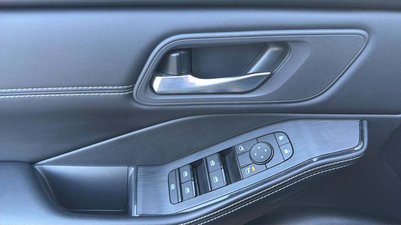 2024 Nissan Rogue SV Moonroof Sherwood Park AB