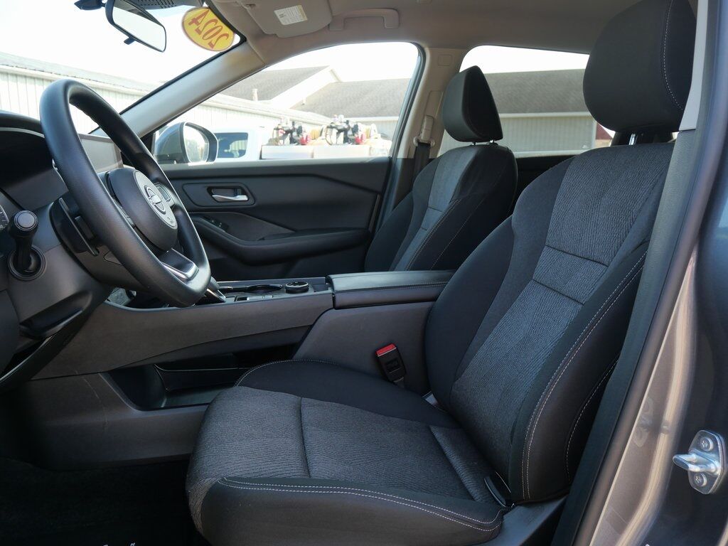 2024 Nissan Rogue SV Mt Pleasant MI