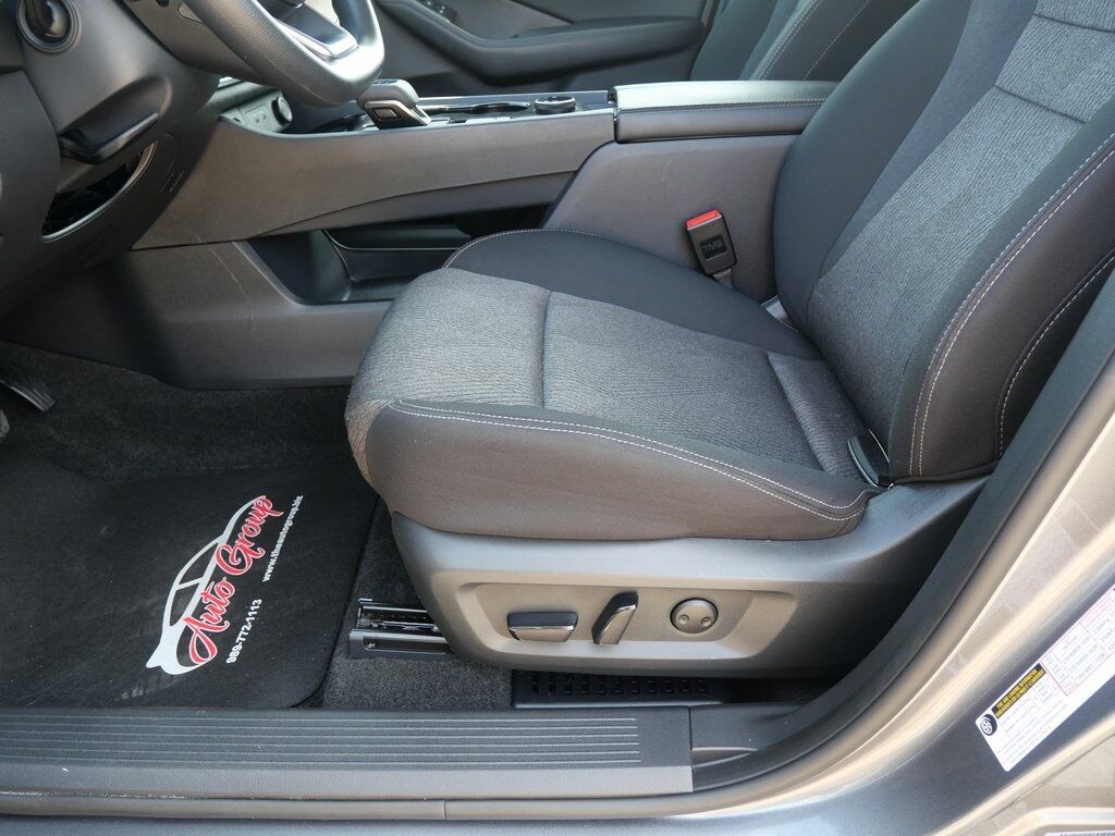 2024 Nissan Rogue SV Mt Pleasant MI