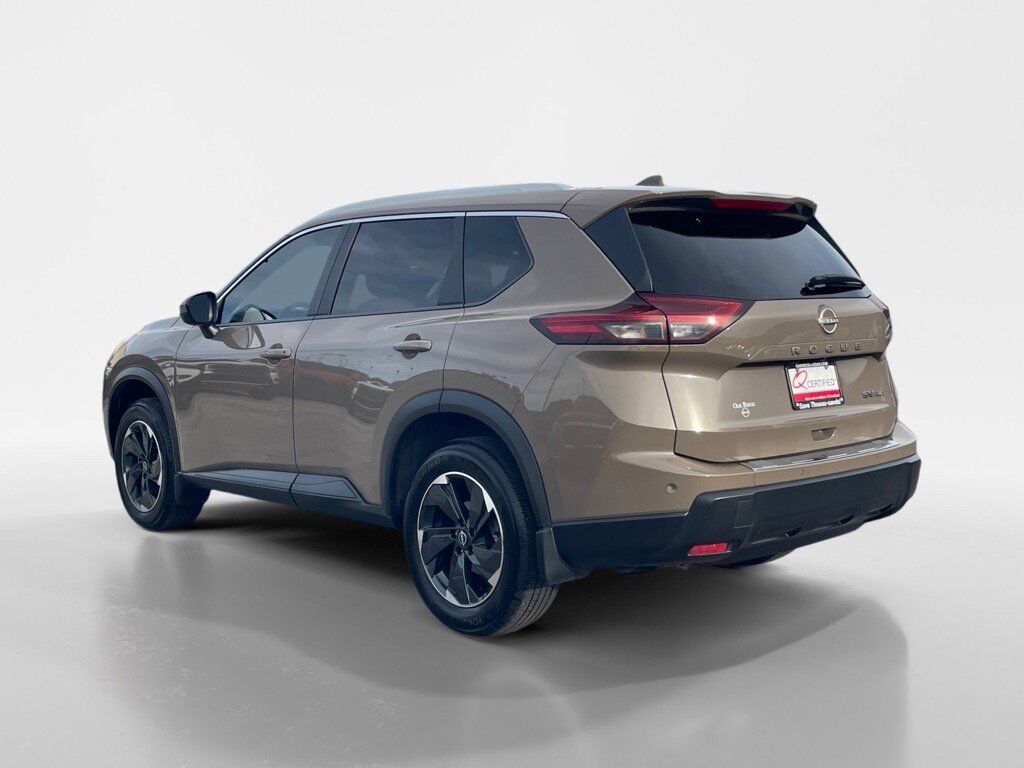 2024 Nissan Rogue SV photo 2