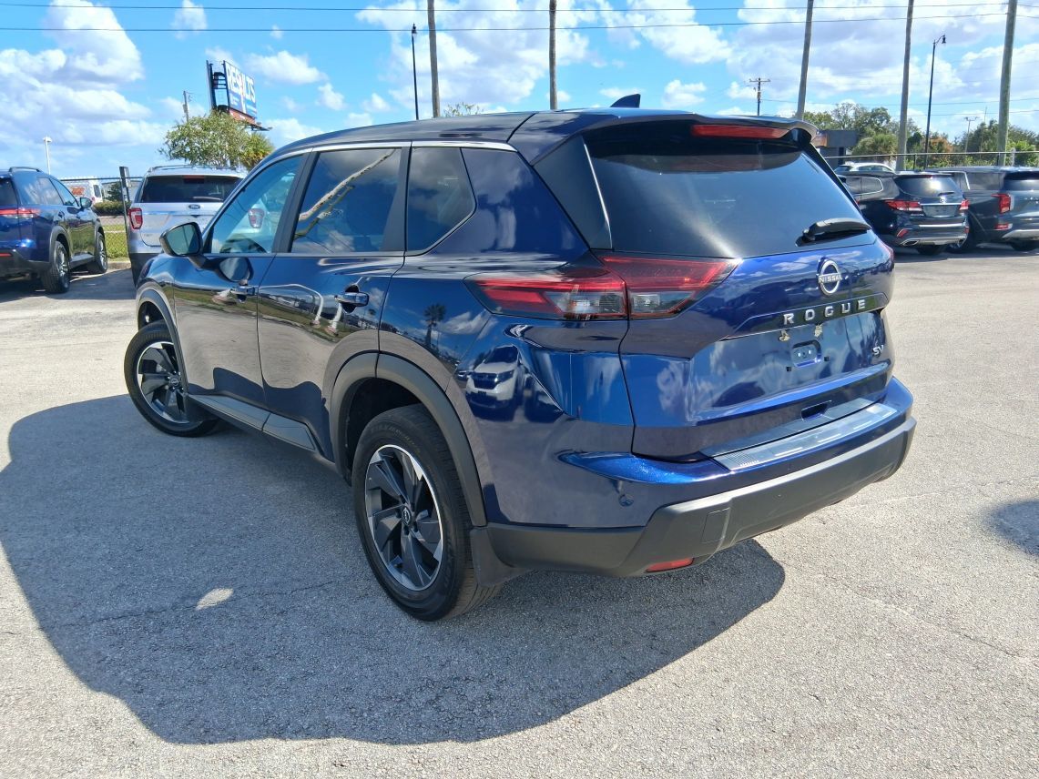 2024 Nissan Rogue SV Sport Utility 4D