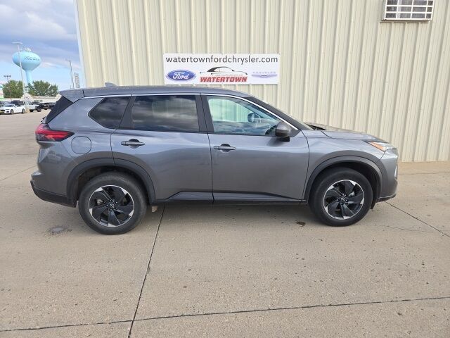 2024 Nissan Rogue SV Watertown SD