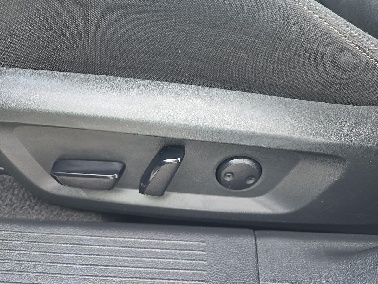 2024 Nissan Rogue SV West Burlington IA