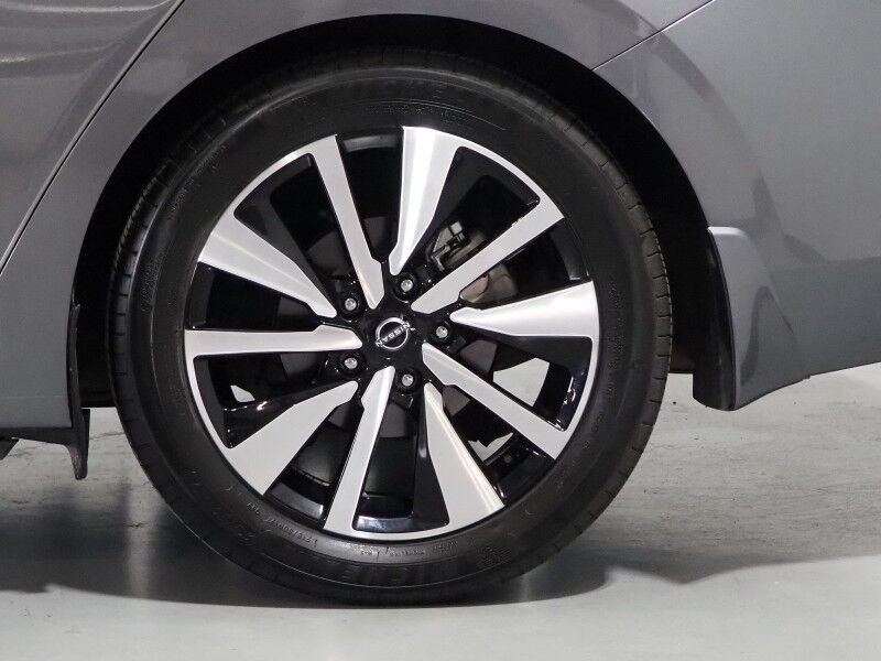 2024 Nissan Sentra SV *SV PREMIUM PKG, ADAPTIVE CRUISE, SAFETY ALERTS, 360 VIEW CAMERAS, COLOR TOUCHSCREEN, MOONROOF, LEATHER, HEATED SEATS/STEERING, REMOTE START, ALLOY WHEELS, BOSE, ANDROID & APPLE Round Rock TX