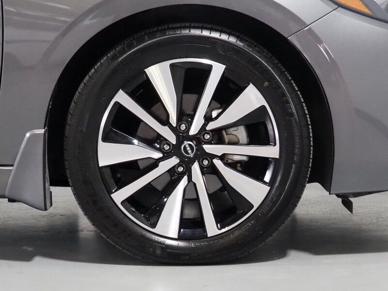 2024 Nissan Sentra SV *SV PREMIUM PKG, ADAPTIVE CRUISE, SAFETY ALERTS, 360 VIEW CAMERAS, COLOR TOUCHSCREEN, MOONROOF, LEATHER, HEATED SEATS/STEERING, REMOTE START, ALLOY WHEELS, BOSE, ANDROID & APPLE Round Rock TX