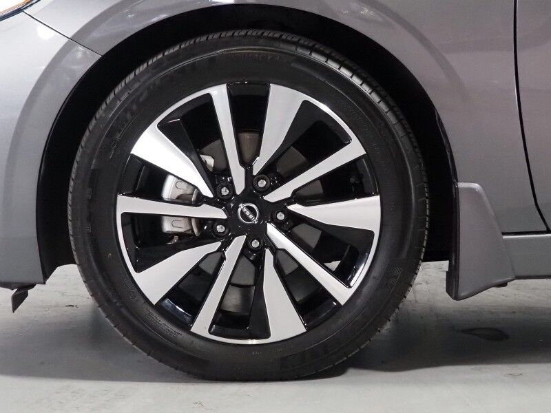 2024 Nissan Sentra SV *SV PREMIUM PKG, ADAPTIVE CRUISE, SAFETY ALERTS, 360 VIEW CAMERAS, COLOR TOUCHSCREEN, MOONROOF, LEATHER, HEATED SEATS/STEERING, REMOTE START, ALLOY WHEELS, BOSE, ANDROID & APPLE Round Rock TX