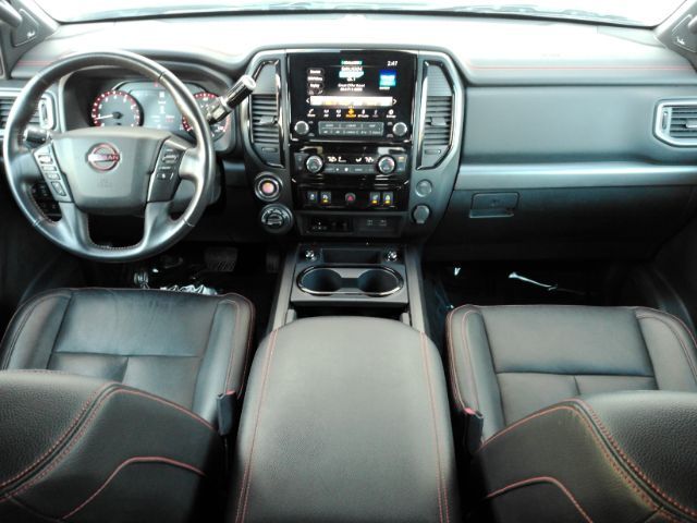 2024 Nissan TITAN Crew Cab PRO-4X 4x4