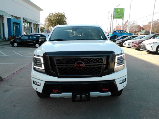 2024 Nissan TITAN Crew Cab PRO-4X 4x4
