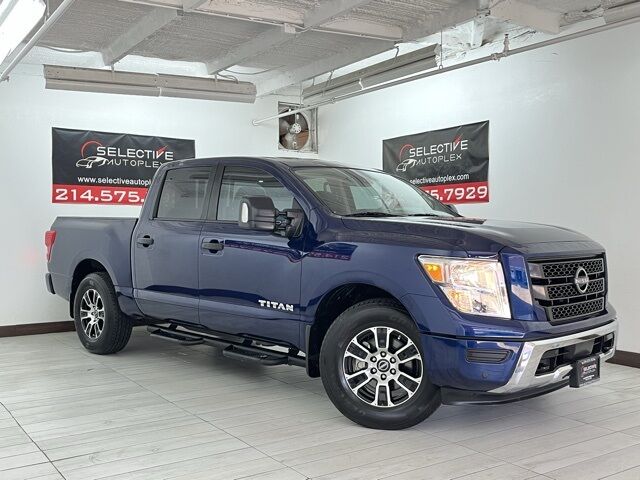 2024 Nissan Titan SV