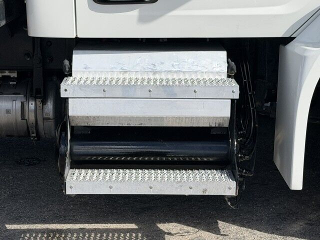 2024 Peterbilt 537 30' Jerr-Dan Aluminum 4-Car Carrier Truck Miami FL