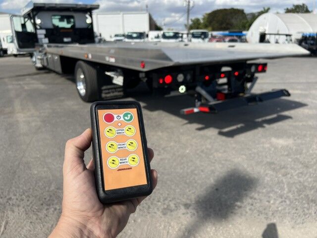 2024 Peterbilt 537 30' Jerr-Dan Aluminum 4-Car Carrier Truck Miami FL