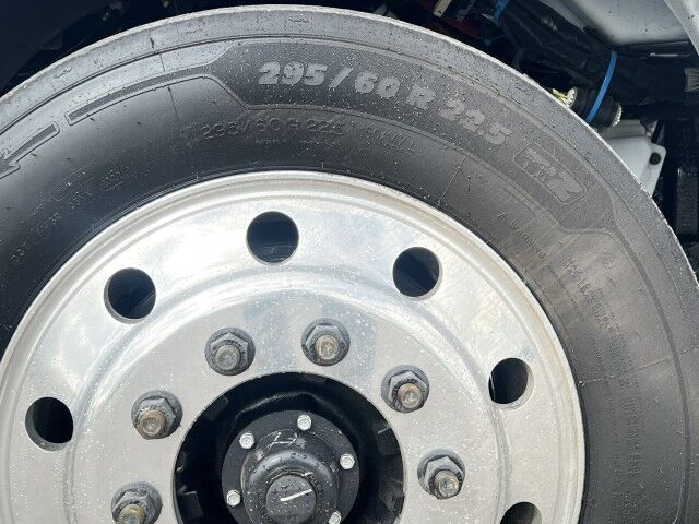 2024 Peterbilt 537 30' Jerr-Dan Aluminum 4-Car Carrier Truck Miami FL