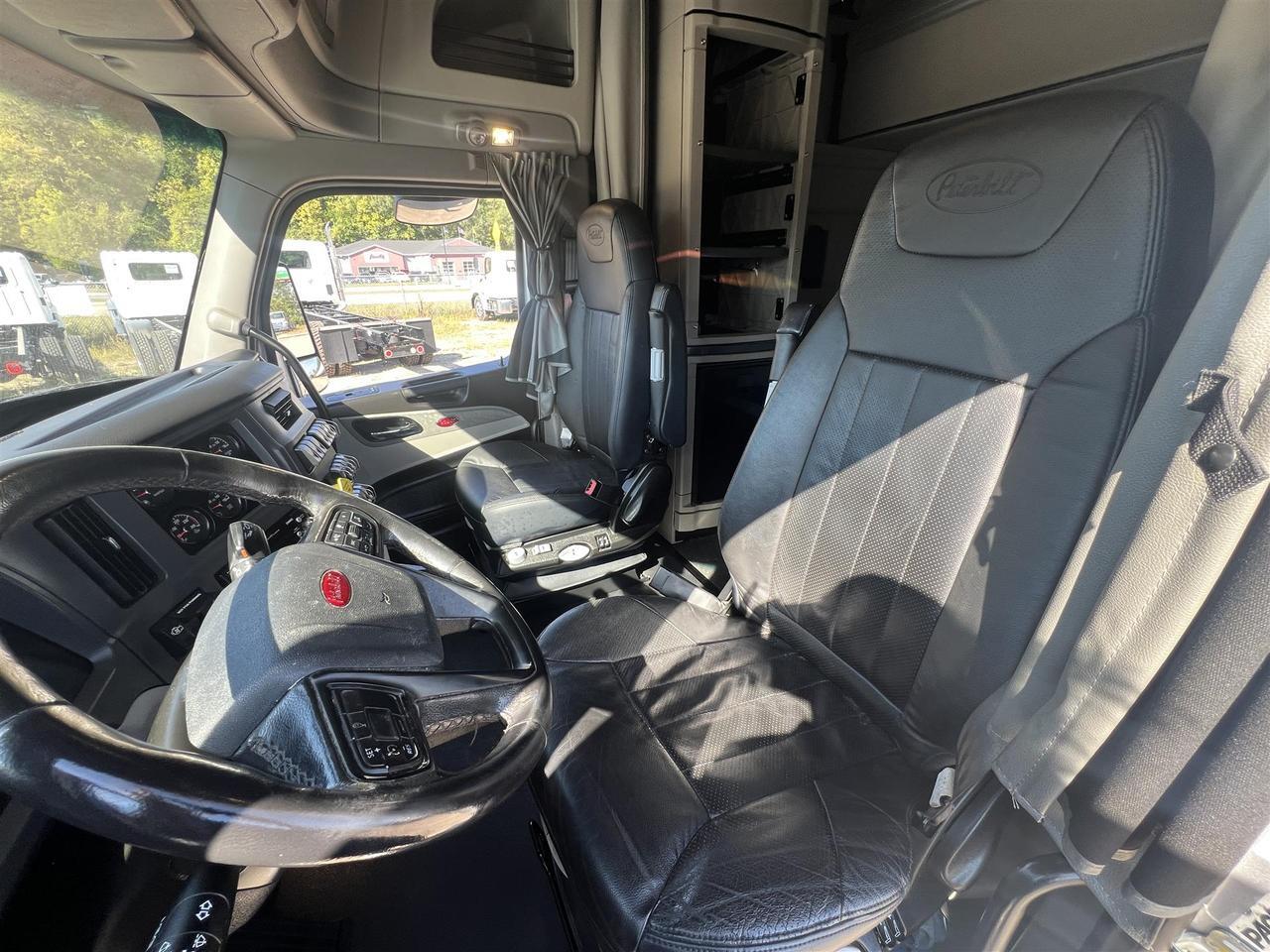 2024 Peterbilt 567 80" Ultraloft Eau Claire WI