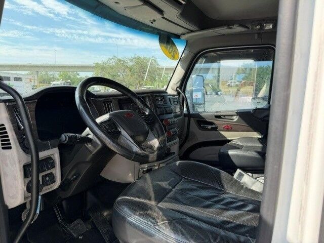 2024 Peterbilt 567 Extended cab Jerr-Dan 25-Ton Integrated Heavy Duty Wrecker Truck Miami FL