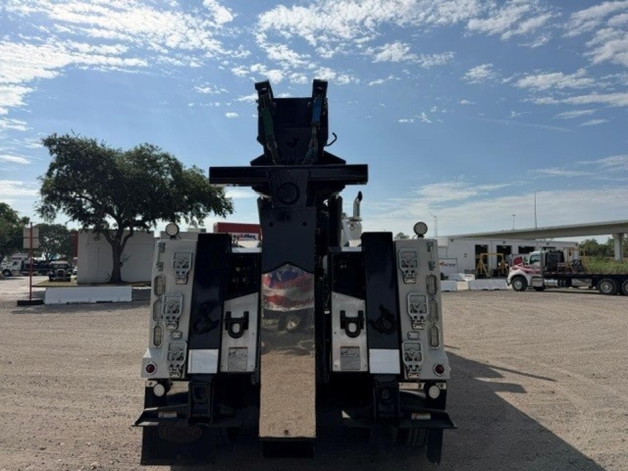 2024 Peterbilt 567 Jerr-Dan 25-Ton Wrecker Truck Tampa FL