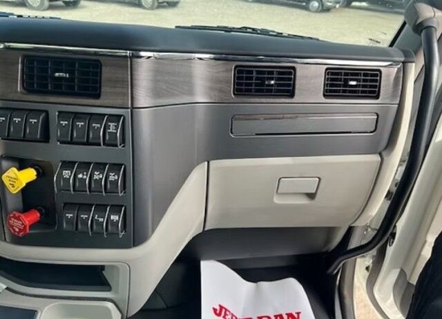 2024 Peterbilt 567 Jerr-Dan 50 Ton Integrated Wrecker Truck Miami FL