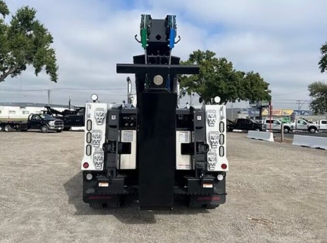 2024 Peterbilt 567 Jerr-Dan 50 Ton Integrated Wrecker Truck Miami FL